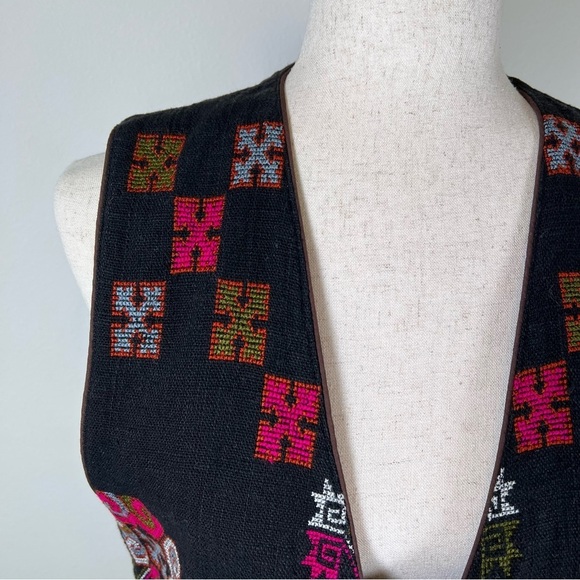 Embroidered Vest Women's Small* Retro Cross Stitch Black Pink Red Granny Core - Picture 5 of 12